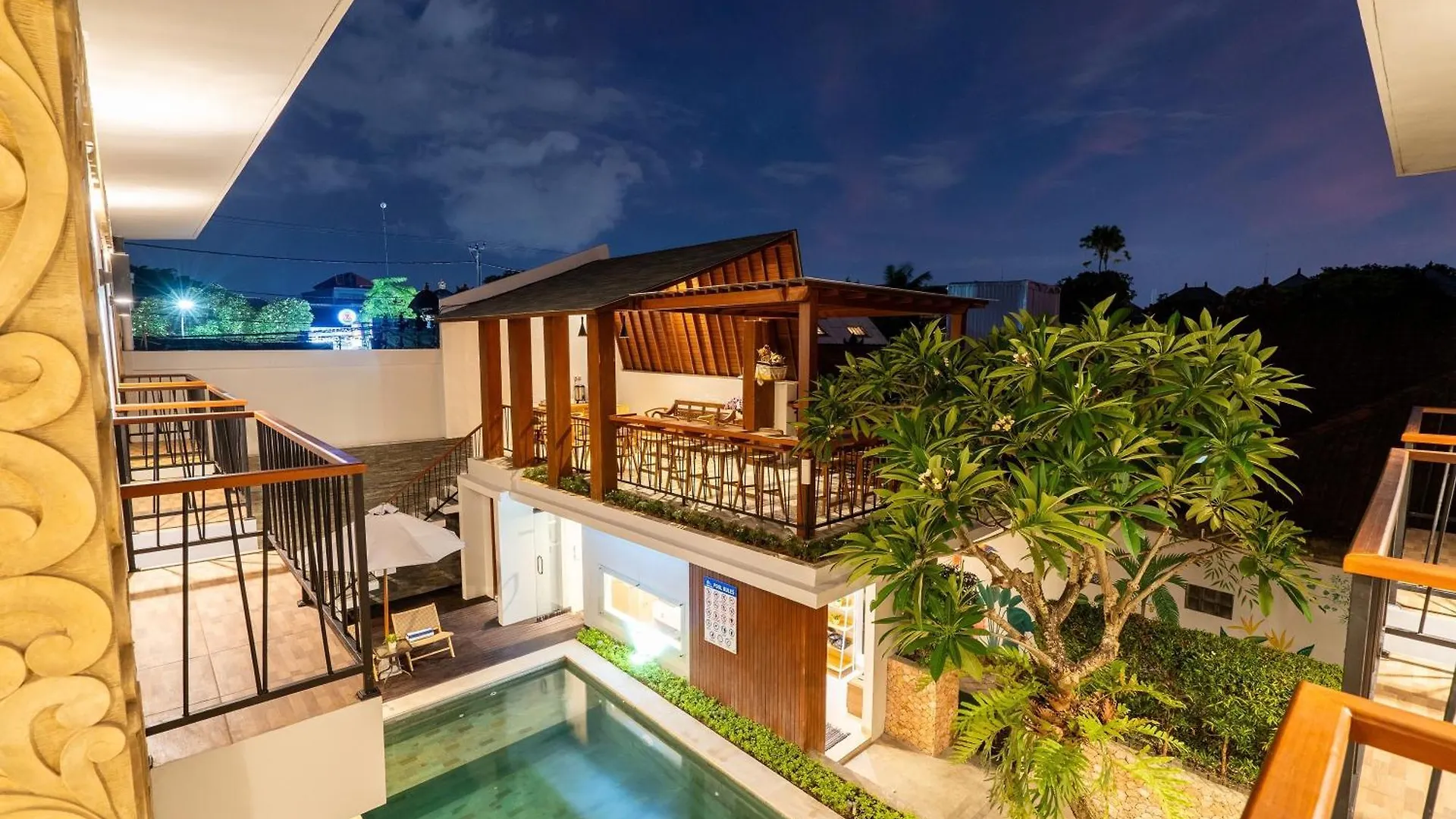 Mahesa Suites Seminyak Hotel