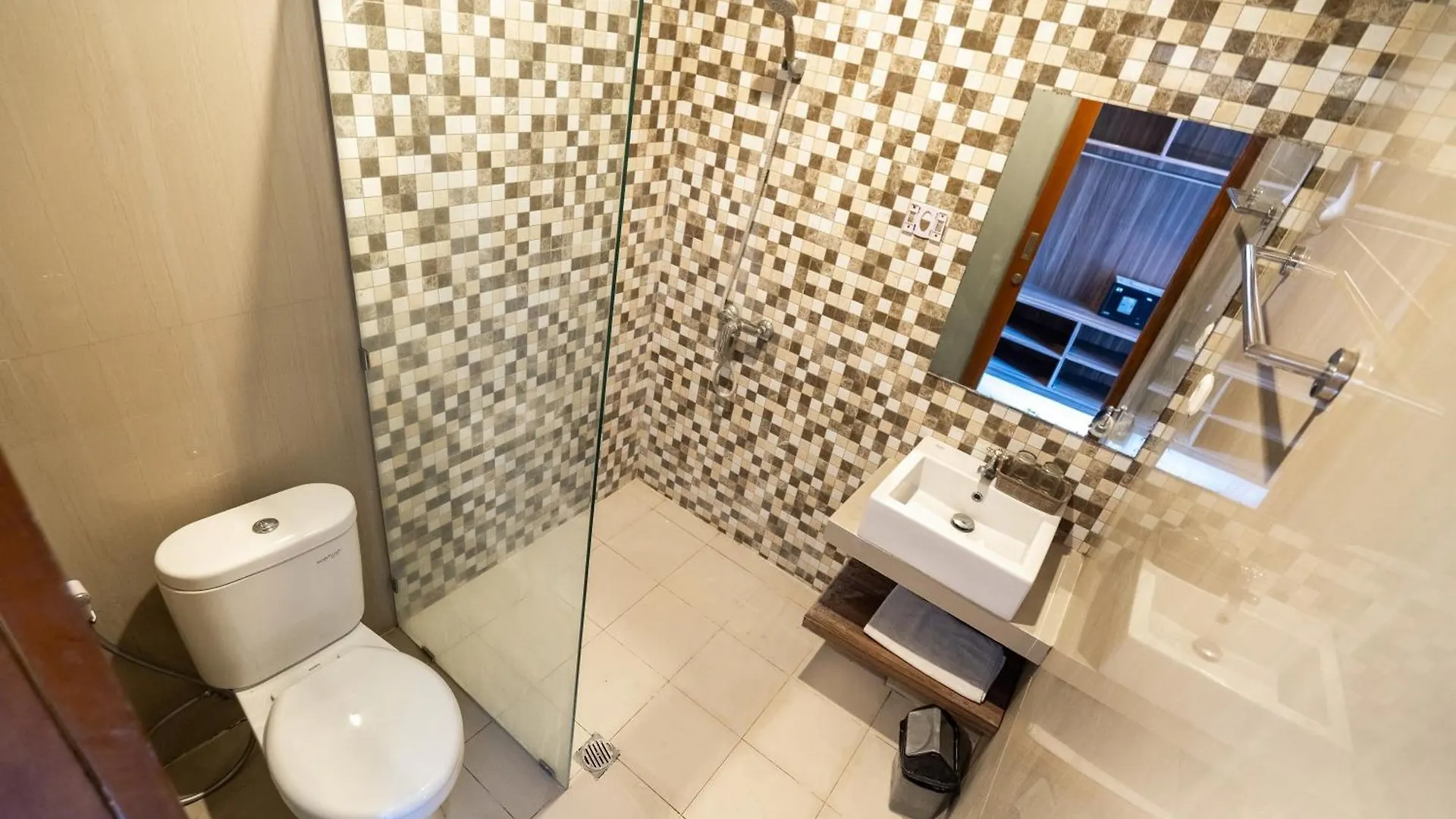 Mahesa Suites Seminyak Hotel