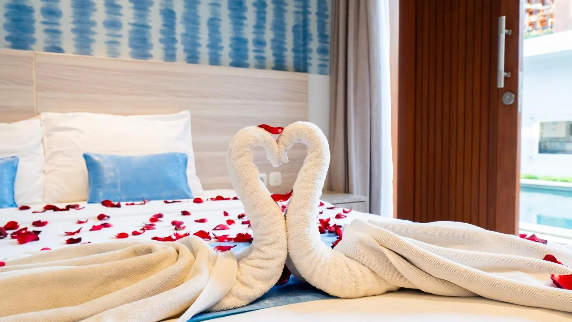Mahesa Suites Seminyak 3*,